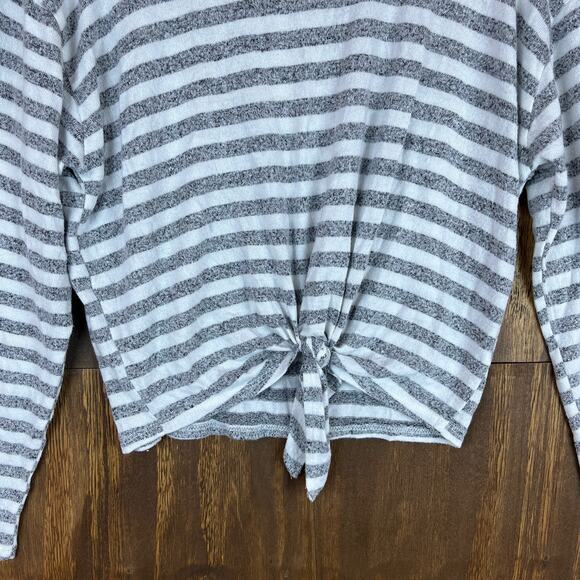 Caution To The Wind Womens Sweater Gray White Stripe Front Tie Lightweight M/L - Picture 3 of 13